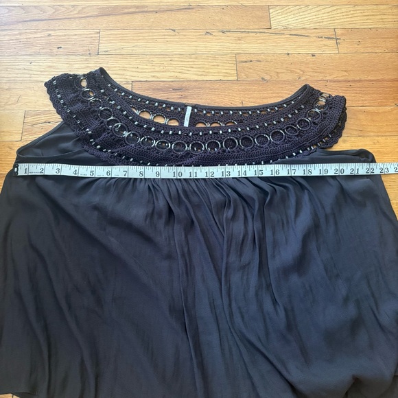 Free People Gray Crochet Neckline Tank Size Small - Picture 2 of 6